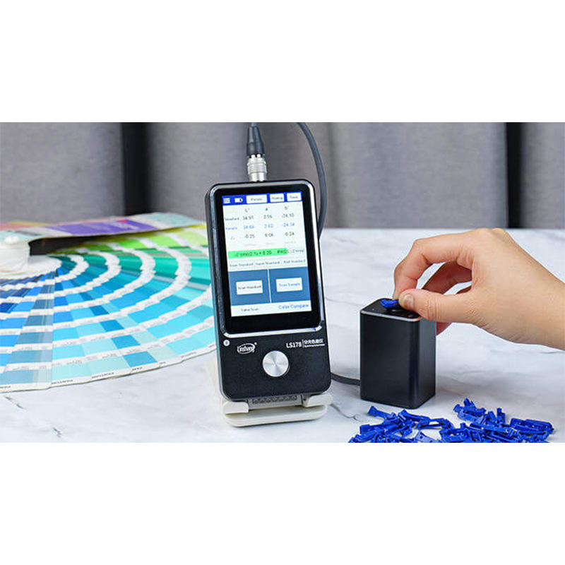 Small Aperture Spectrophotometer for Testing Instruments